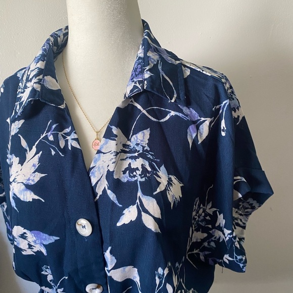 Love is for Eternity blue & white Floral shirt Sleeve Women Top Size L - Picture 2 of 7